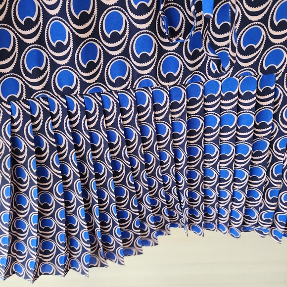 Boden Casey pleated blue printed midi dress - Picture 7 of 15